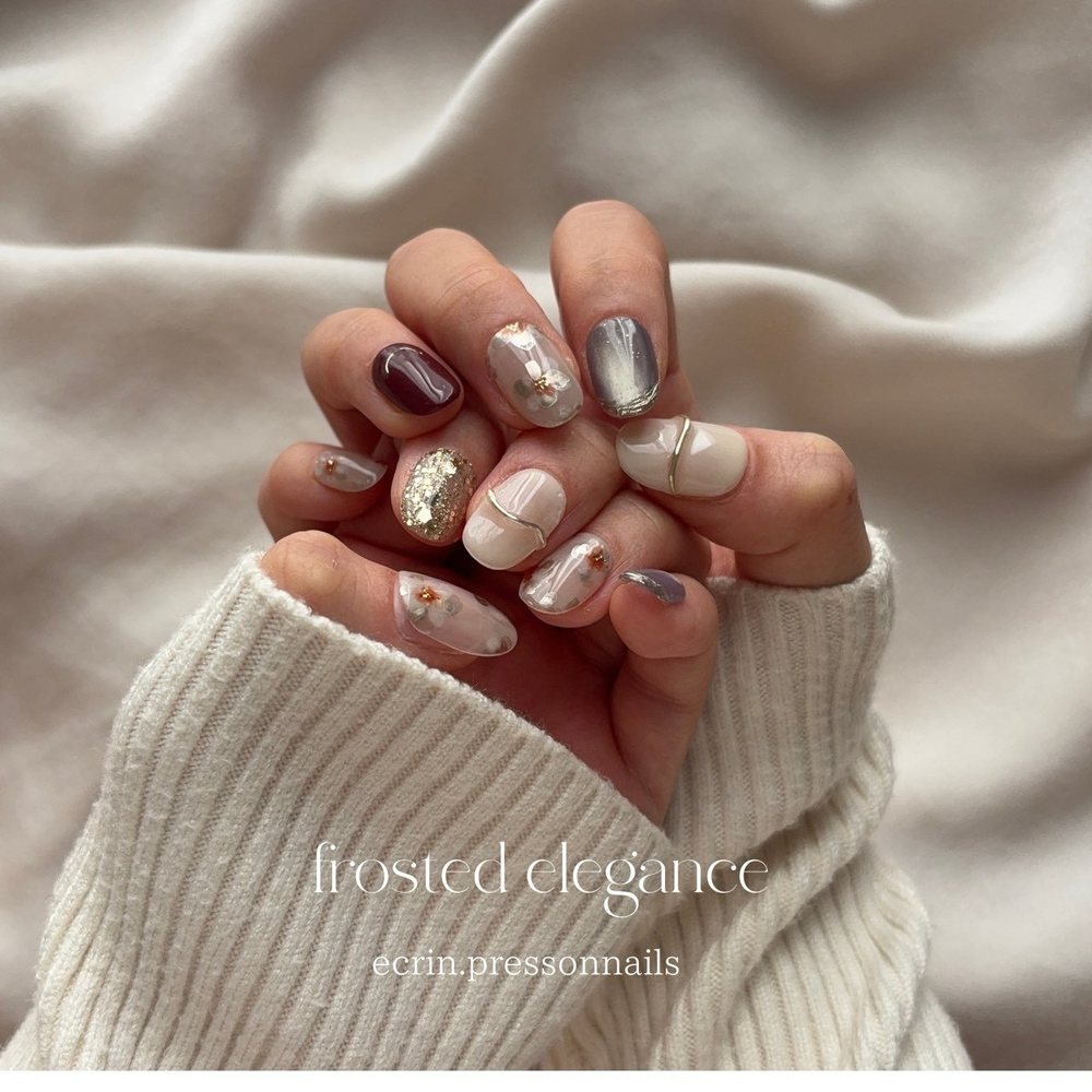 フロステッドエレガンス（Frosted Elegance）のネイルチップ